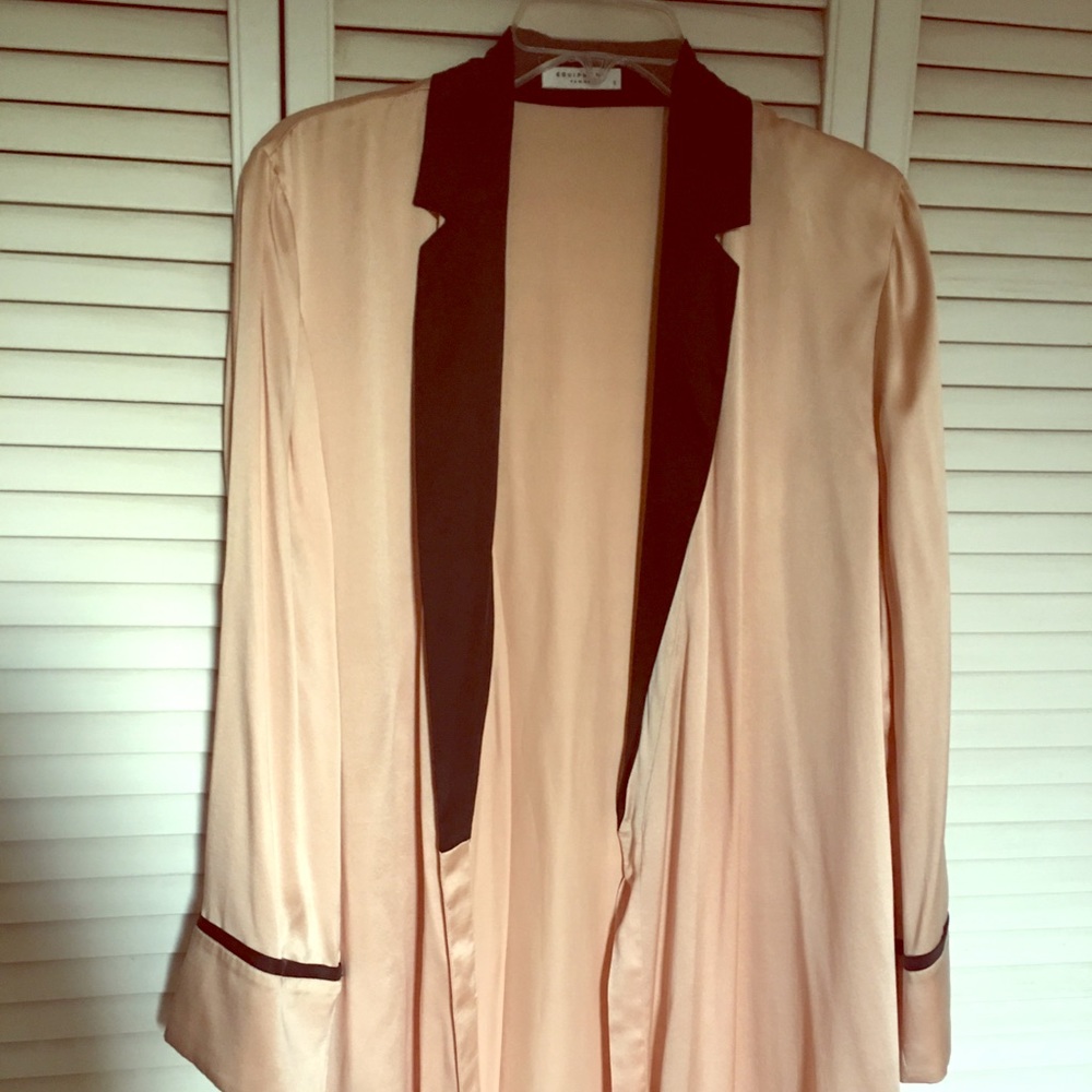 Size S Equipment blush and black silk robe